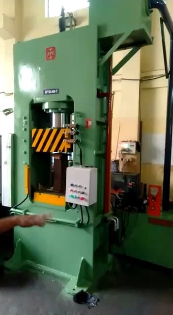 100 Ton High Speed Press in Action