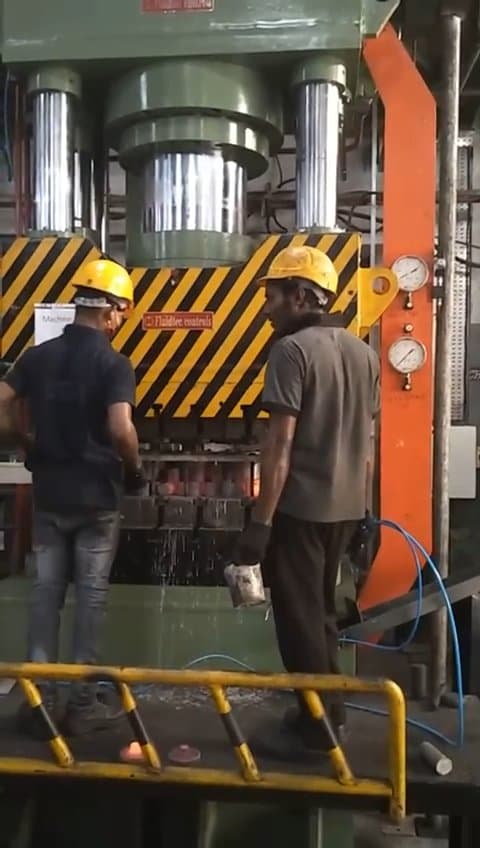 500 Ton Hot Forging Press in Action
